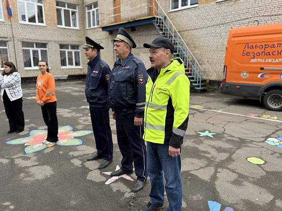 Сотрудники Автодора продолжают проводить профилактические акции 