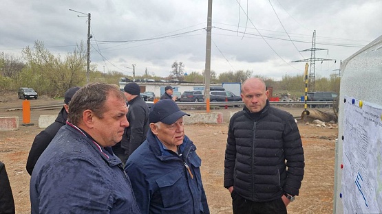 Vyacheslav Petushenko examined the progress of road structure refurbishment in the LNR
